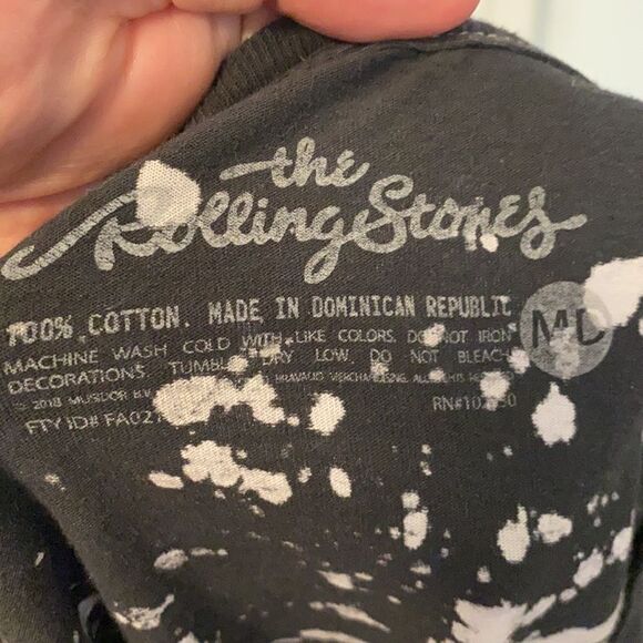 Black Bleached Distressed Acid Wash The Rolling Stones Lip Graphic Shirt - Picture 8 of 8